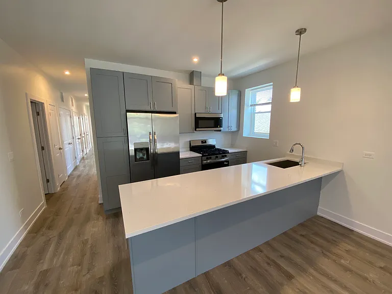4418 N Austin Ave #102 — Photo 9