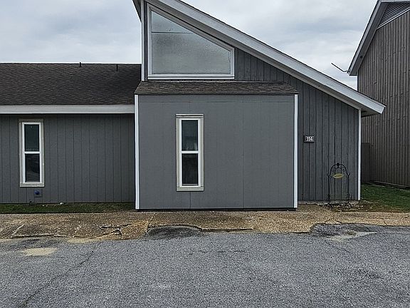 2nd image of 114 Valley Rd