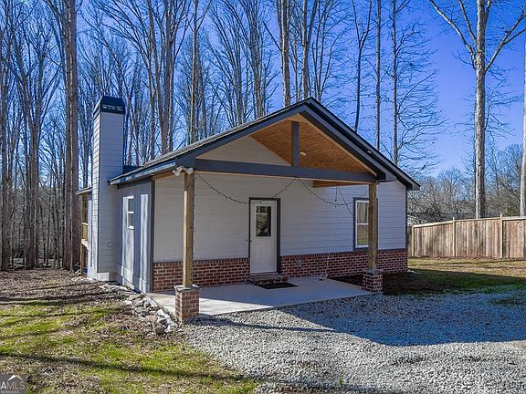 2nd image of 1020 Riverbend