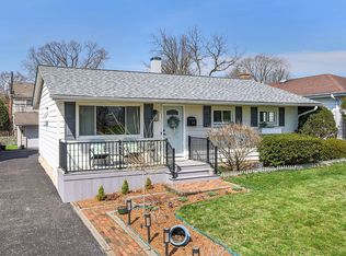 5428 Benton Ave, Downers Grove, IL 60515