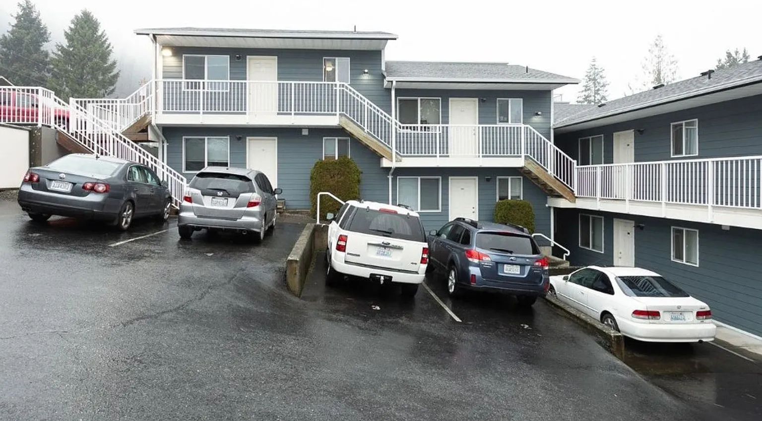 Salish Square Apartments — Photo 1