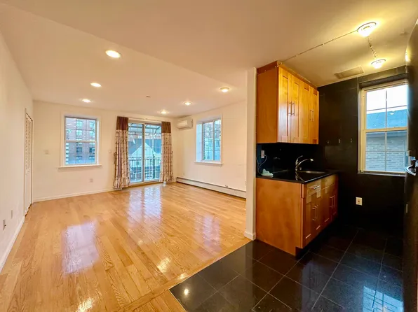 69 Bay 20th Street image 17 of 23