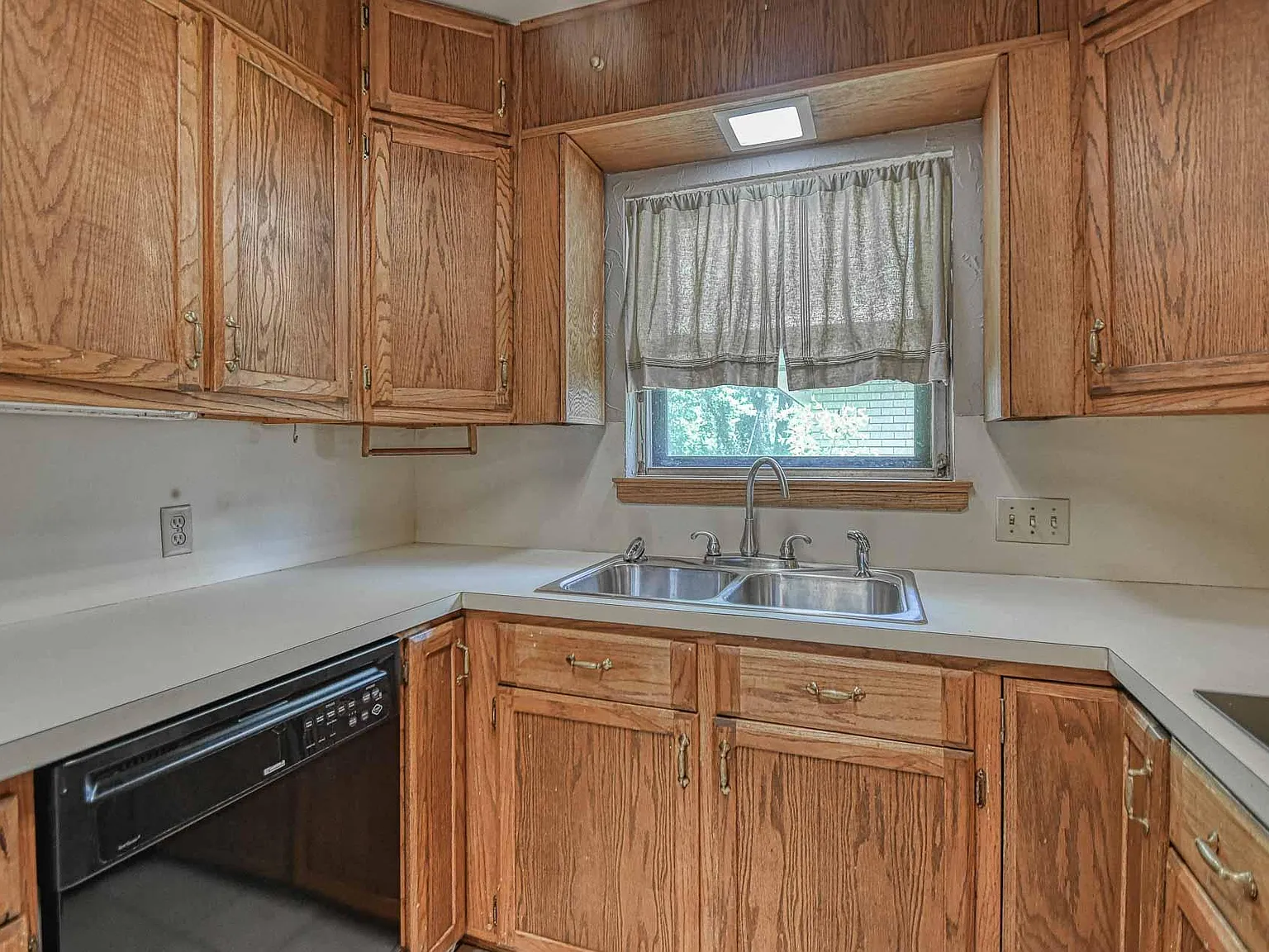 3 bed, 1169 sqft, $1,800 — Photo 4
