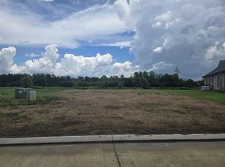 220 Newsom Dr, Houma, LA 70360