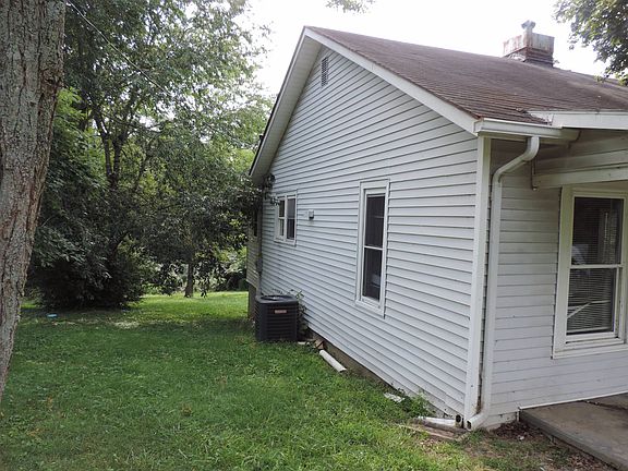 4th image of 711 E Reservoir Ave