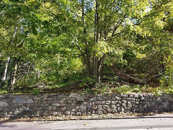 3rd image of 27 Jefferson St