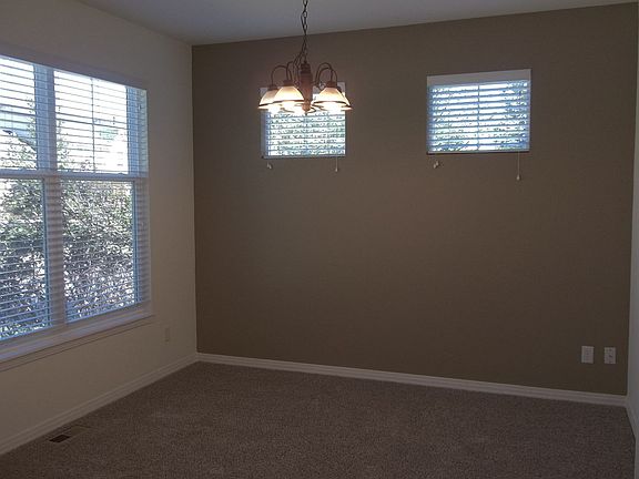 5th image of 2621 Rock Creek Dr