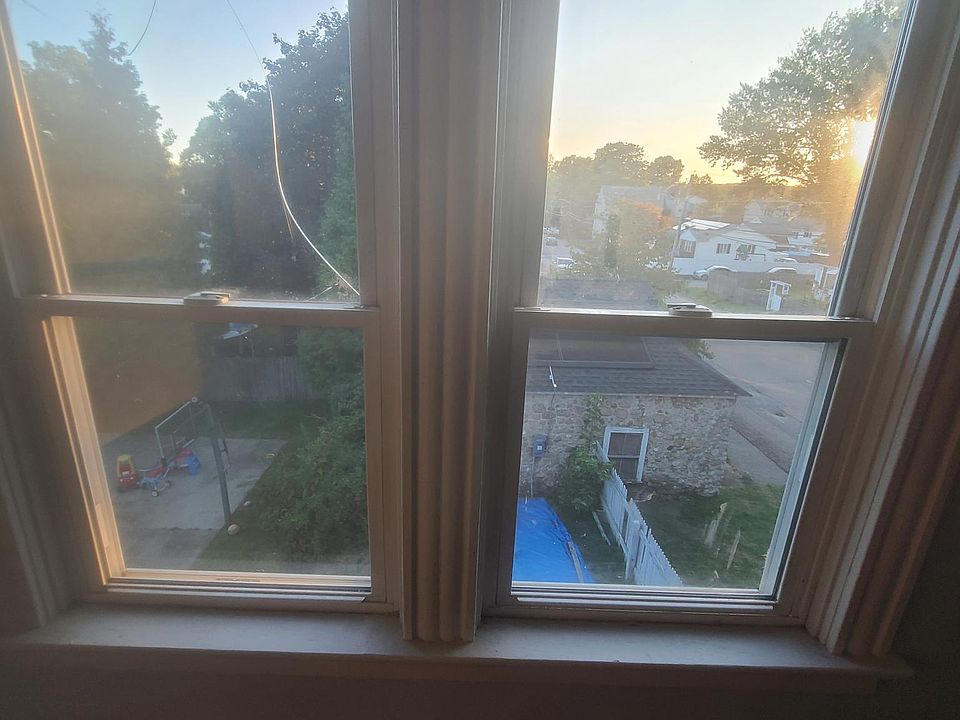 1st image of 69 Metcalf Ave