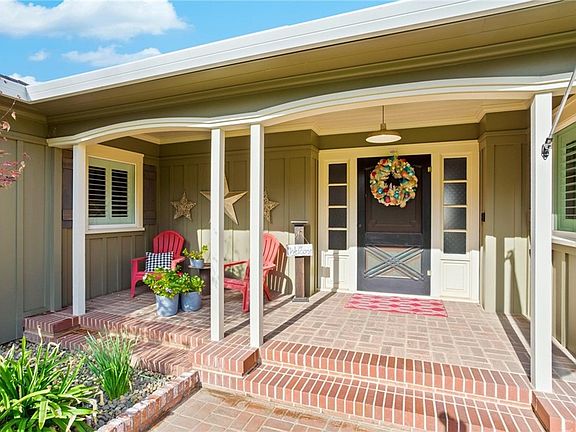 4th image of 805 W North Bear Creek Dr