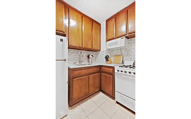 Sold by Douglas Elliman | media 3