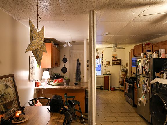 4th image of 14 Ravine St Unit 1