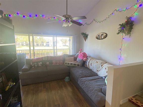 4th image of 4203 Glenmoor Dr #4203