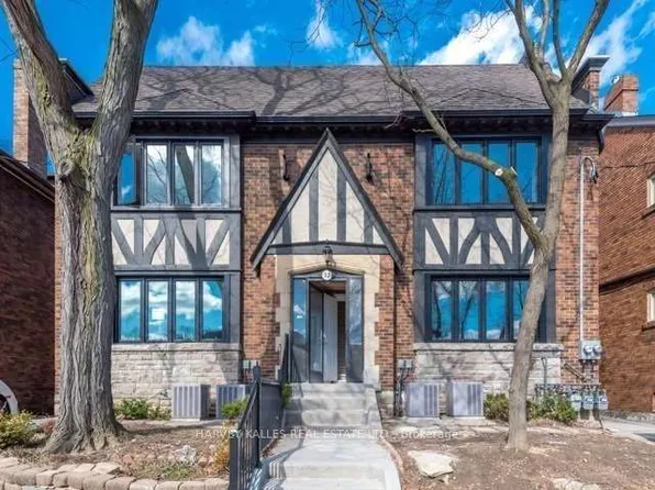 52 College View Ave #2, Toronto, ON M5P 1J5