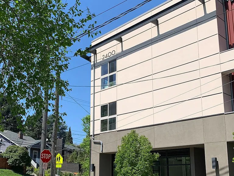 2400 E Boston St — Photo 13