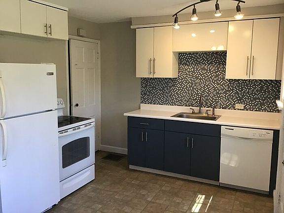 4th image of 733 Clarendon Pl