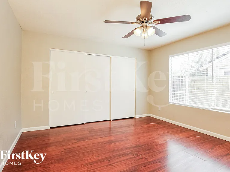 21036 N 34th Dr — Photo 8