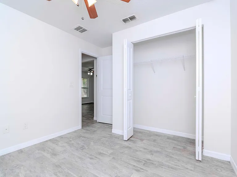 6235 S Adelia Ave — Photo 25