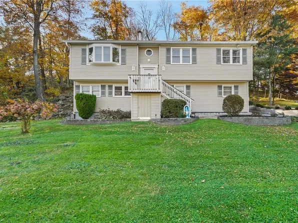 531 Overlook Drive S, Mahopac, NY 10541