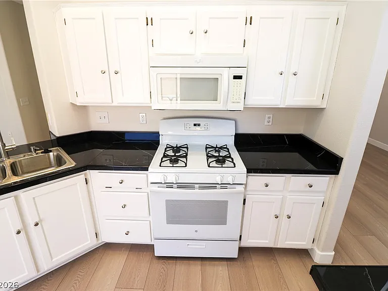 9450 Spellman Ct — Photo 10