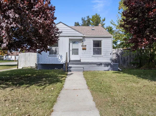 26548 Powers Ave, Dearborn Heights, MI 48125