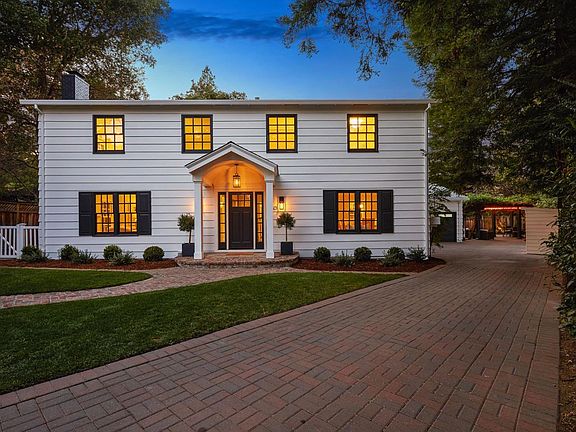 4th image of 1150 Hidden Oaks Dr