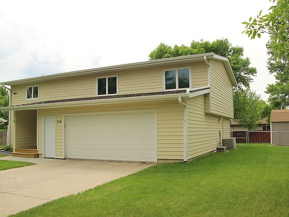 2nd image of 814 Dolores Dr