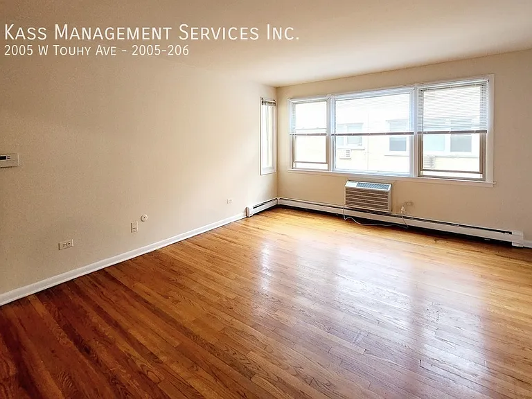 2005 W Touhy Ave #206 — Photo 4