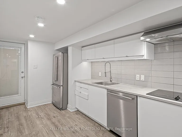 35 Humberside Ave #1 — Photo 13