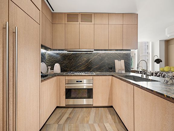3rd image of 49 Chambers St #9G