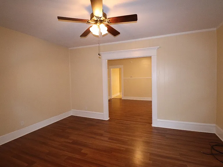 Well-maintained Double with Small Yard — Photo 11