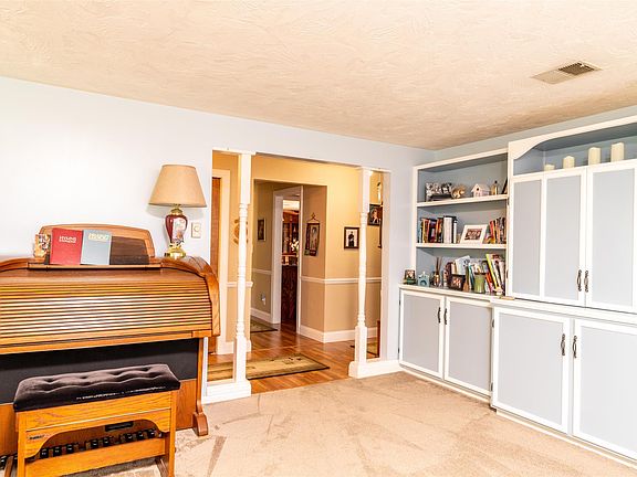 4th image of 14201 W Hilltop Cir