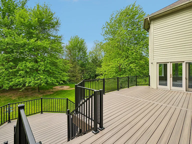 1819 Brookview Dr — Photo 65