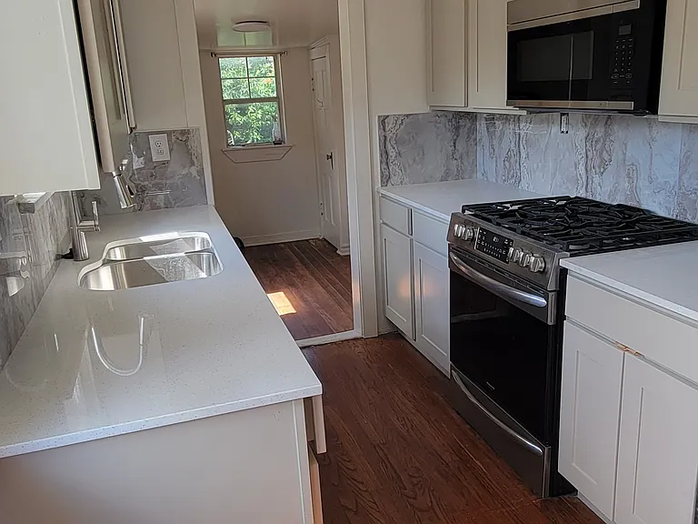 2409 NW 22nd St — Photo 10