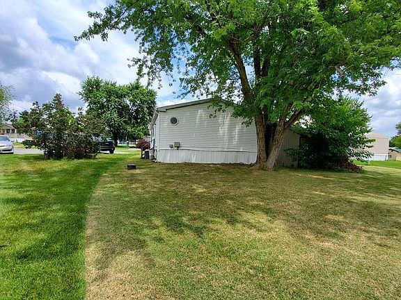 4th image of 422 Alder Ave