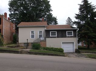 206 S High St, Galena, IL 61036