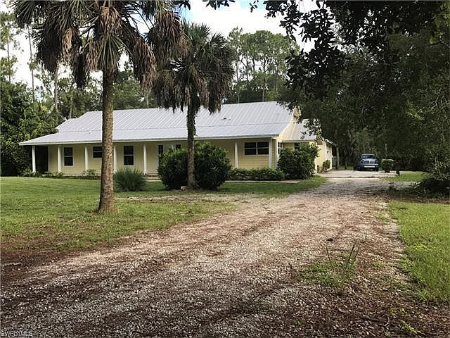 1st image of 4910 Palmetto Woods Dr