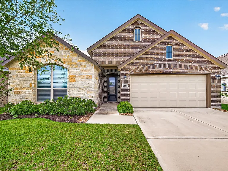 22215 Scarlino Dr — Photo 1