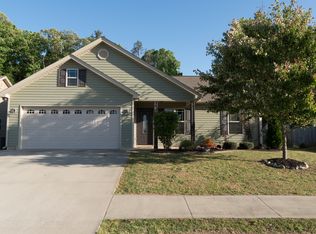 610 Chastine Dr, Spartanburg, SC 29301