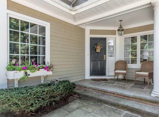 2 Huntington Rd, Huntington, NY 11743