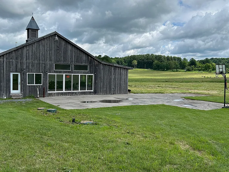 250 Upper Meadows Ln — Photo 17