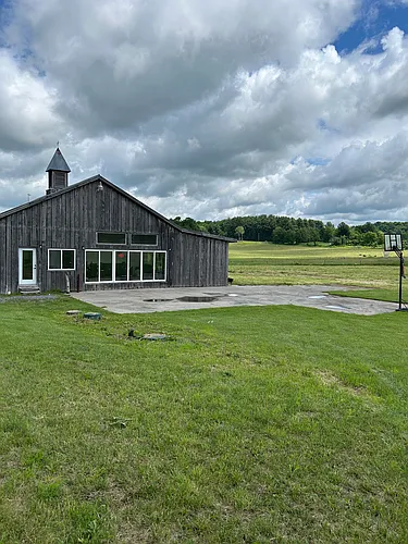 250 Upper Meadows Ln Photo 1