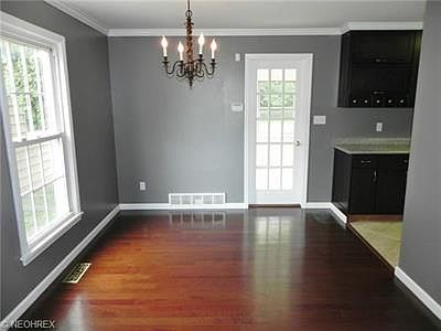 3rd image of 651 E 260th St