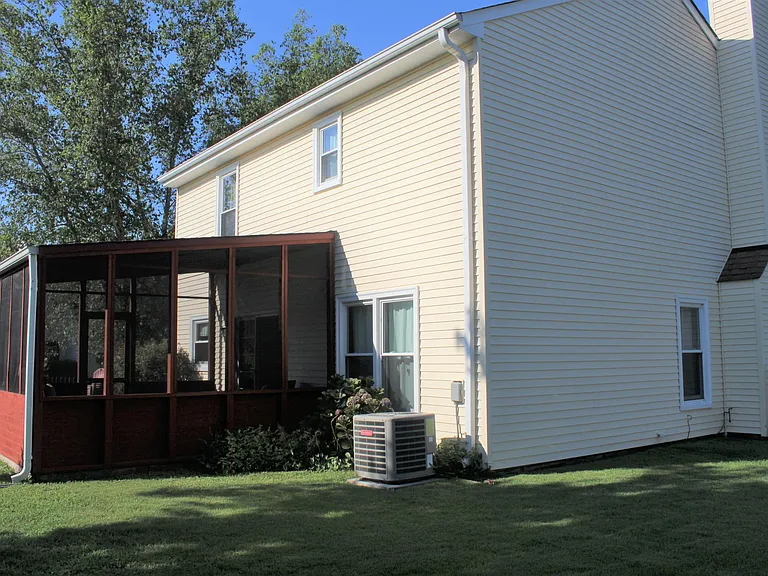 2604 Edgehill Ave — Photo 8