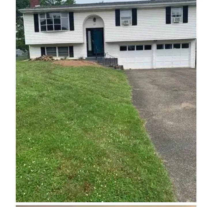 313 Horseshoe Ln