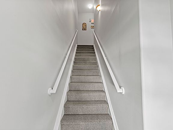4th image of 510 W Burk Ave #B