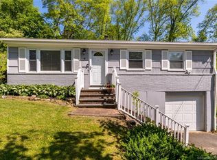 6 Pleasant Dr, Danbury, CT 06811