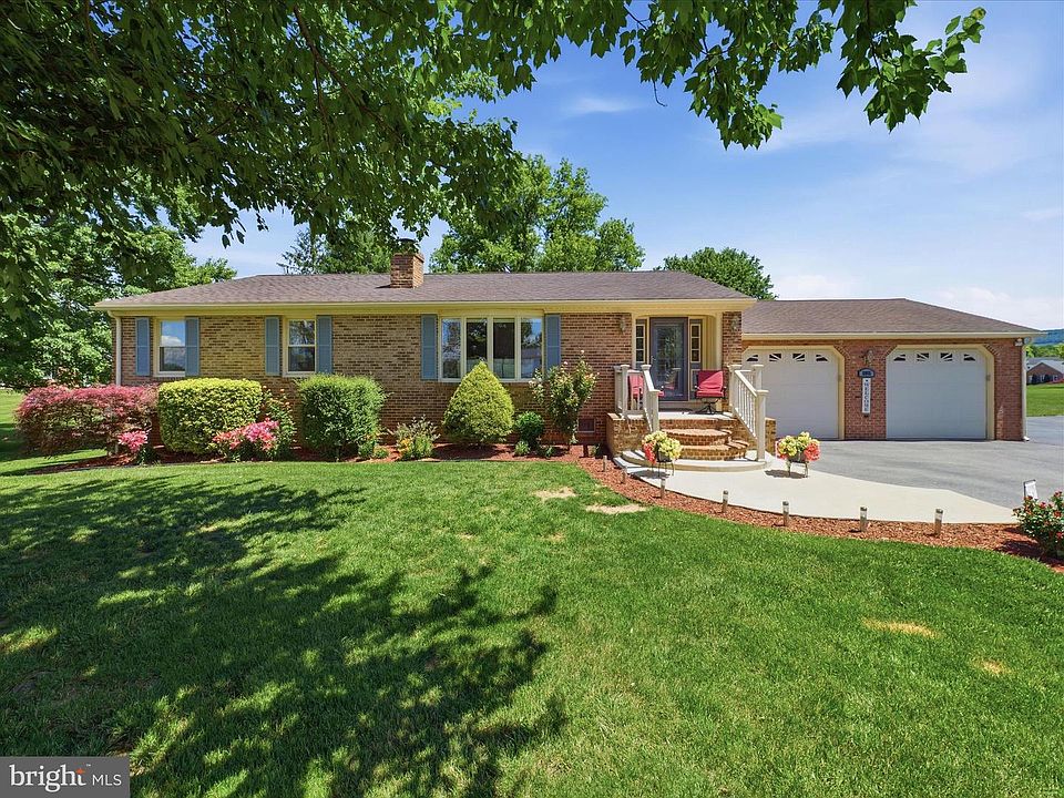 1st image of 21925 Beaverbrook Dr