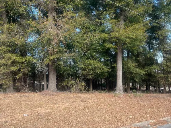 1200 Creekwood Dr, Perry, GA 31069