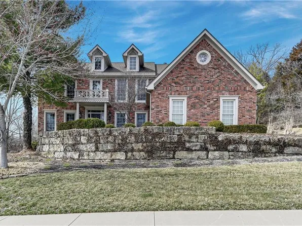 6520 N National Dr, Parkville, MO 64152