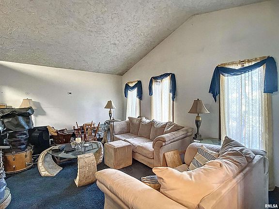 2nd image of 20 Elmwood Dr